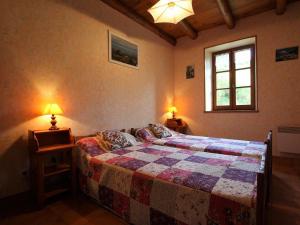 Grande maison en pierres avec jardin, proche dun bourg médiéval, animaux acceptés - FR-1-582-161