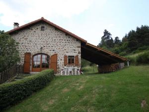 Grande maison en pierres avec jardin, proche dun bourg médiéval, animaux acceptés - FR-1-582-161