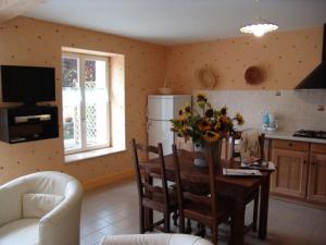 Gîte calme près du Lac de Madine, avec jardin privé, cuisine équipée et tout inclus - FR-1-585-64