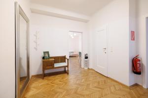 Operastreet Residences - Big Business Apartment