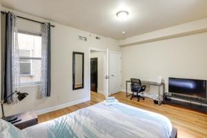 Walkable Philly Rowhouse Near Public Transit!