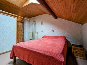 Gîte familial près de La Chaise-Dieu avec jardin, terrasse, jeux pour enfants et équipements bébé - FR-1-582-287