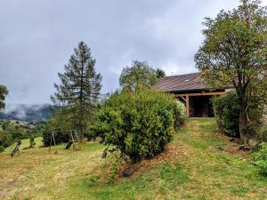 Gîte familial près de La Chaise-Dieu avec jardin, terrasse, jeux pour enfants et équipements bébé - FR-1-582-287