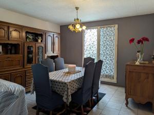 Maison cosy à Sully-sur-Loire, 5 chambres, terrasse, parking, draps et chauffage inclus - FR-1-590-220