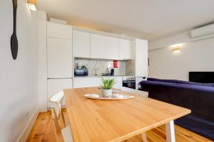 1-Bedroom Apartment with Terrace next to Bonfim Metro Station