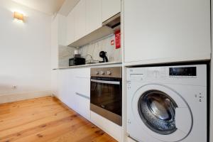 1-Bedroom Apartment with Terrace next to Bonfim Metro Station