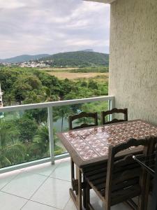 Beautiful 2-bedroom apartment with a view, air conditioning, beachfront