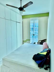 Beautiful 2-bedroom apartment with a view, air conditioning, beachfront