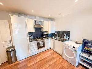 Disc Monthly Rate - 2BDR flat wlith AC in Embankment near Charing Cross, Trafalgar Square, London Eye, Big Ben