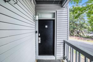 Stylish The Shores Condo Private Beach wViews 5716