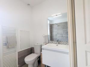 Maison de Charme en Berry avec Jardin et Wifi, Proche Vignobles - FR-1-591-231