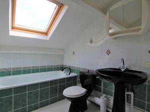 Maison familiale avec terrasse, grand terrain et proche de la rivière - Alleyras, 6 pers. - FR-1-582-244