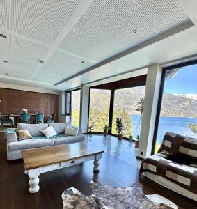 Luxury House with Private Beach and Pool