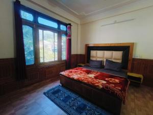 Diya Palace Kasol with Parking in Main kasol