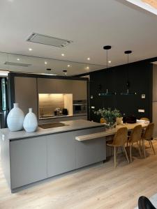 Velvet in Rambla Cataluña