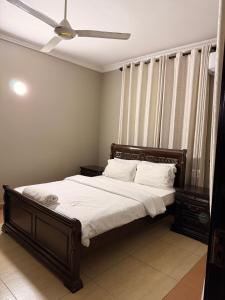 Spacious 3BR Family Home, Near Beach