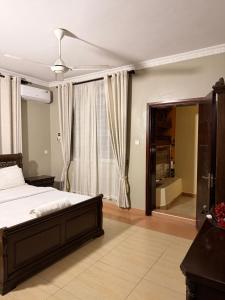 Spacious 3BR Family Home, Near Beach