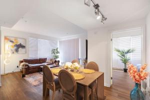 2 Santa Monica Beach Walking