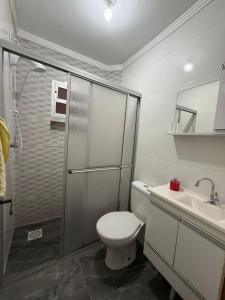 Beira mar só 2 minutos Apto 6 pessoas wi-fi ar condicionado todo mobiliado com muito conforto