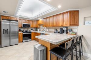 2 King Suites - Hot Tub - Large Patio - Sleeps 12