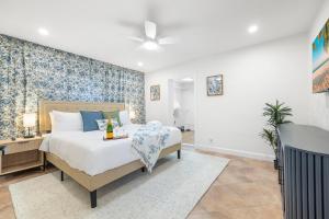 2 King Suites - Hot Tub - Large Patio - Sleeps 12