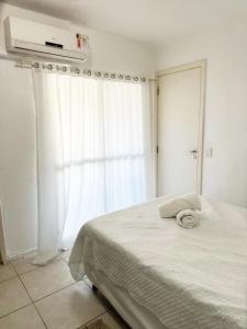 Quarto e sala no condomínio JTR à beira-mar