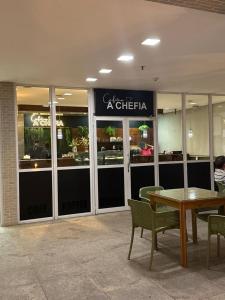 Quarto e sala no condomínio JTR à beira-mar