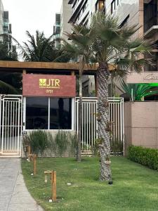 Quarto e sala no condomínio JTR à beira-mar