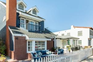 Centrally Located Belmont Shore Home by the Beach