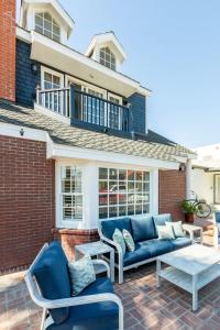 Centrally Located Belmont Shore Home by the Beach