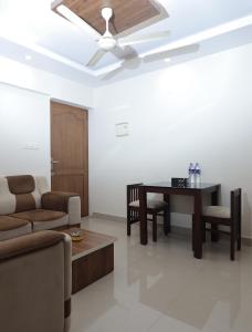 Lavender Airport suite