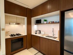 Coastal Chic at Emaar Beachfront 1BR