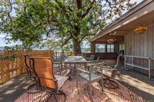 Inventors Cottage 30 Night Minimum