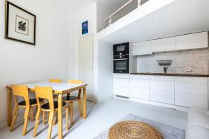 Bright Loft Apartment Steps From Linnanmäki & Alppipuisto