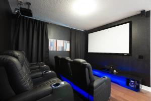 Modern Luxury 5BR Pool Movie-Game Rm Encore 7770