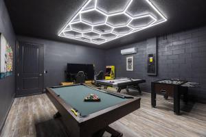 Modern Luxury 5BR Pool Movie-Game Rm Encore 7770