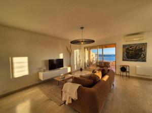 superbe T3 refait à neuf, vue mer panoramique, place de parking