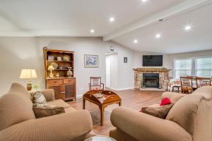 Hike and Relax Tranquil Wooded Escape in Hockley