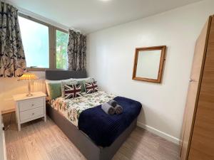 Promo rate - Maida Vale 3Bed, 3Bath flat with Garden near Little Venice, Paddington, St Johns Wood by NourNest Apartments