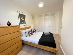 Promo rate - Maida Vale 3Bed, 3Bath flat with Garden near Little Venice, Paddington, St Johns Wood by NourNest Apartments