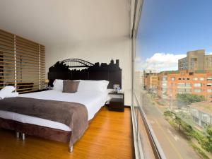 Hotel Regency Suites La Feria
