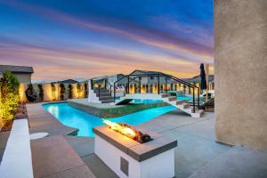 Lazy River Waterslide Gameroom Pool 7BR Sleeps 18