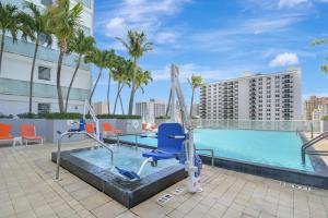 Luxe Bayview Condo w Sauna, Hot tub & Beach Access