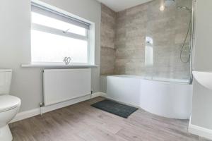 Beacon House - Private Parking - Fast Wifi