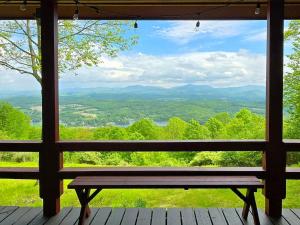 Stunning Foilage Views from the Fire Tower Cabin