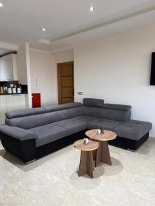 Evasion apartment with beach and pool views