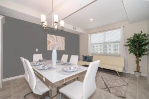 3120-206DR STOREY LAKE, CONDO 22 GARDEN VIEW