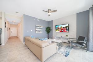 3141-202RF STOREY LAKE, CONDO 22 LAKE VIEW