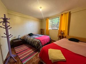 New colorful & artsy home, fam perfect, great wifi for working