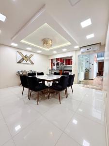 Tripex 250m do Mar com piscina, jacuzzi e muito mais